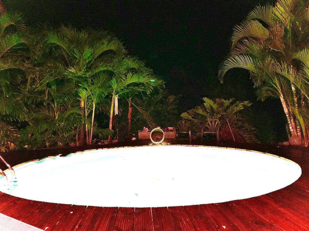 Lodge Pamplemousse Avec Piscine Privative , Dans Parc Calme A 500 M Plage ル・カルベ エクステリア 写真