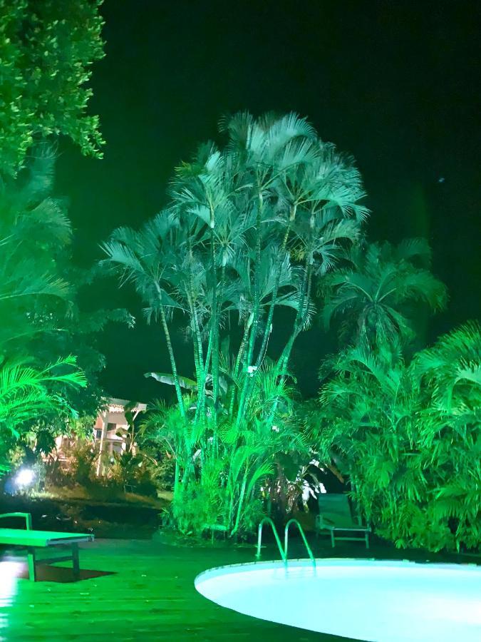 Lodge Pamplemousse Avec Piscine Privative , Dans Parc Calme A 500 M Plage ル・カルベ エクステリア 写真